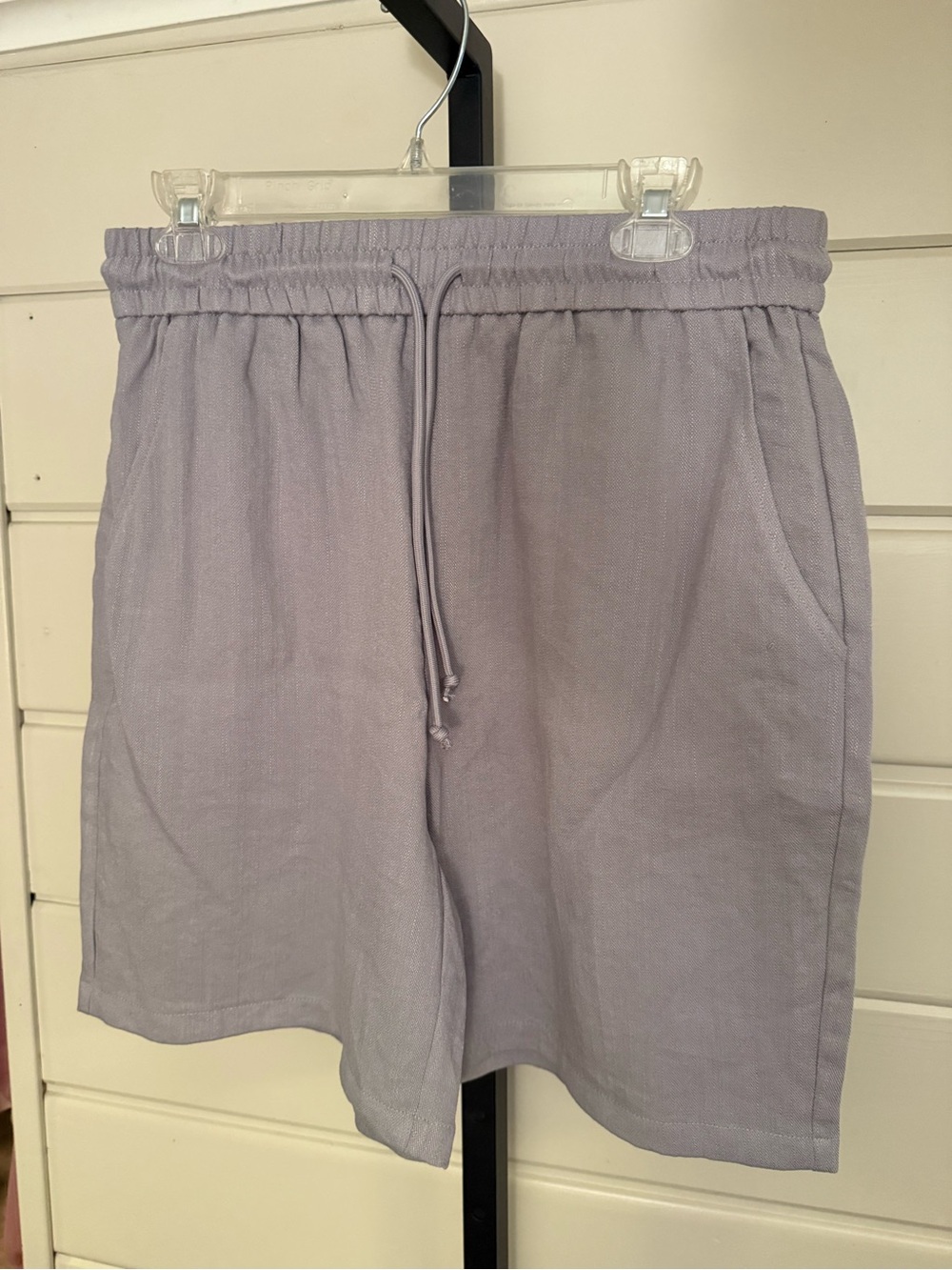 HALARa “linen like” shorts.  Women. Size large